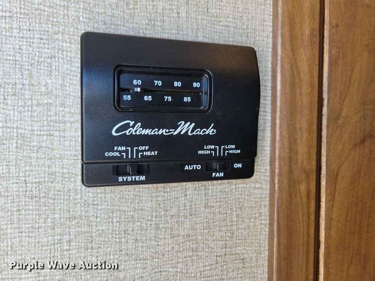 image for item NB9886 2017 Keystone Laredo 330RL camper