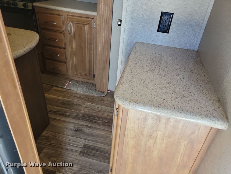 image for item NB9886 2017 Keystone Laredo 330RL camper