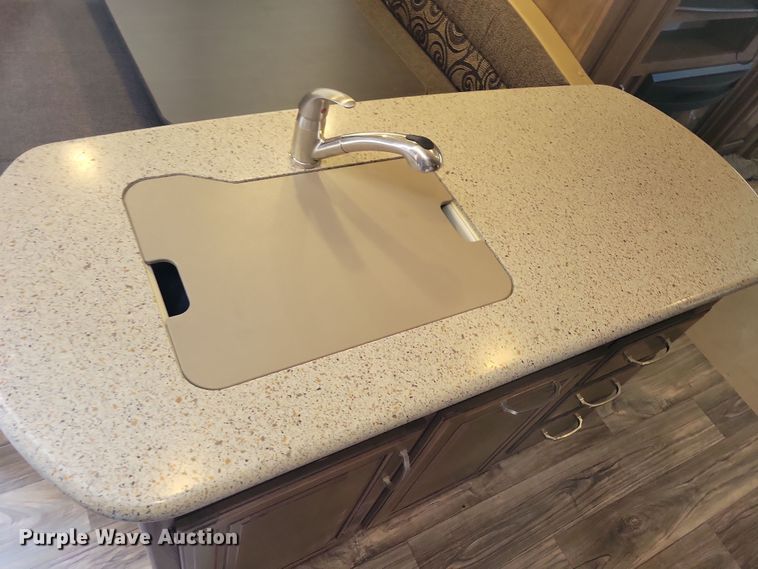 image for item NB9886 2017 Keystone Laredo 330RL camper