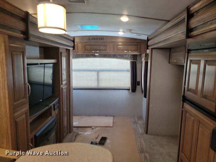 image for item NB9886 2017 Keystone Laredo 330RL camper