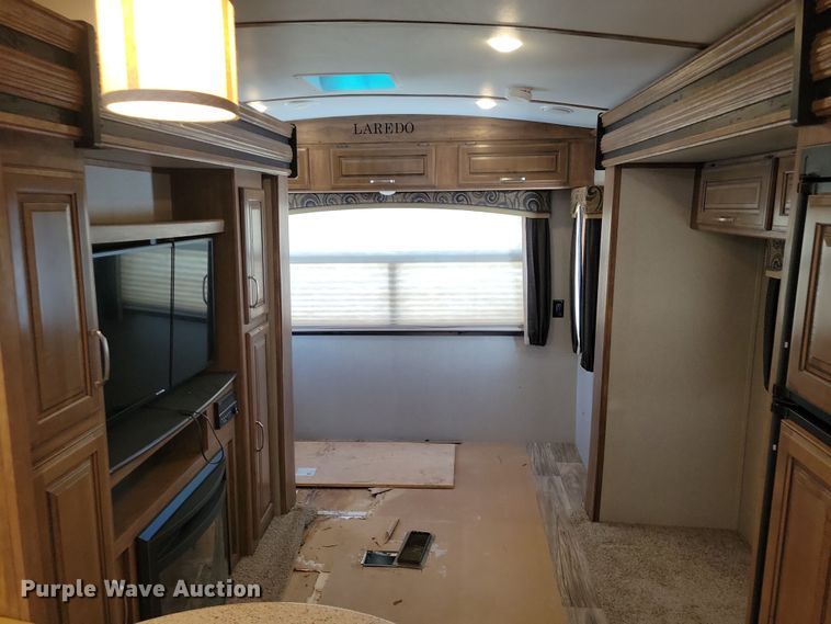 image for item NB9886 2017 Keystone Laredo 330RL camper