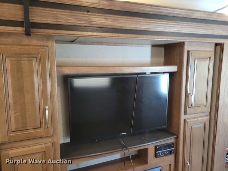 image for item NB9886 2017 Keystone Laredo 330RL camper