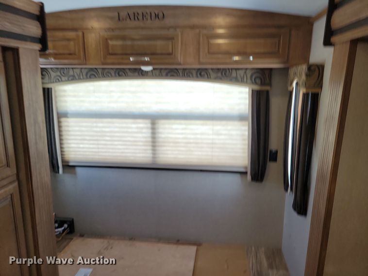 image for item NB9886 2017 Keystone Laredo 330RL camper