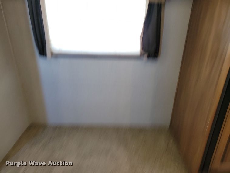 image for item NB9886 2017 Keystone Laredo 330RL camper