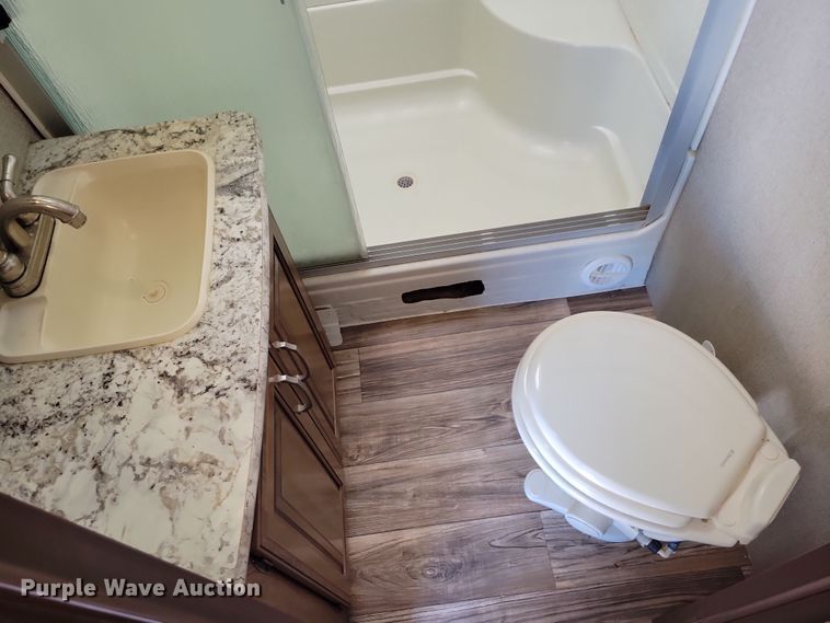 image for item NB9886 2017 Keystone Laredo 330RL camper