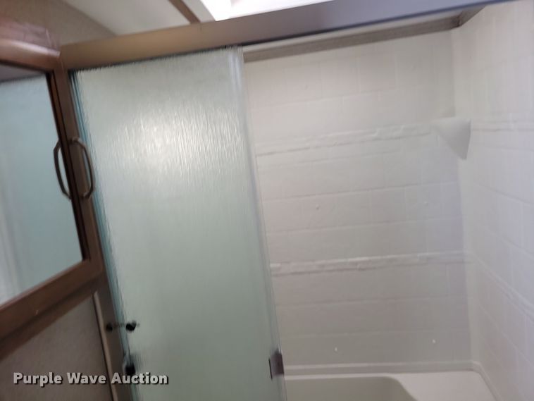 image for item NB9886 2017 Keystone Laredo 330RL camper