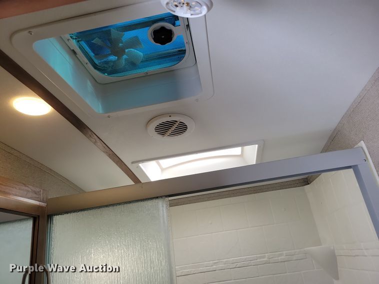 image for item NB9886 2017 Keystone Laredo 330RL camper