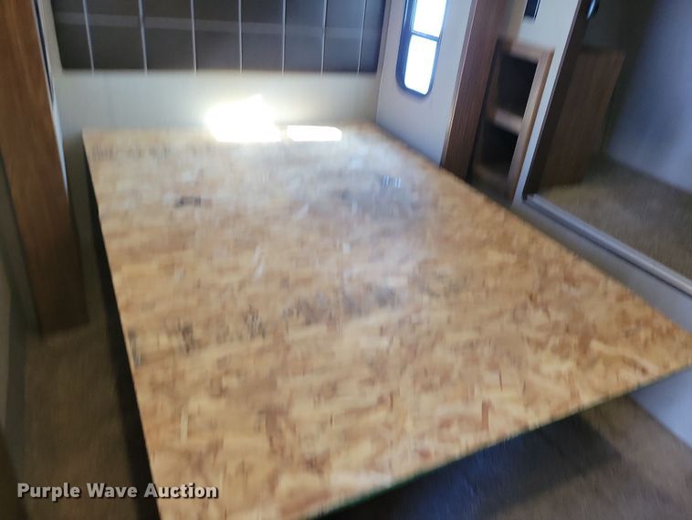 image for item NB9886 2017 Keystone Laredo 330RL camper