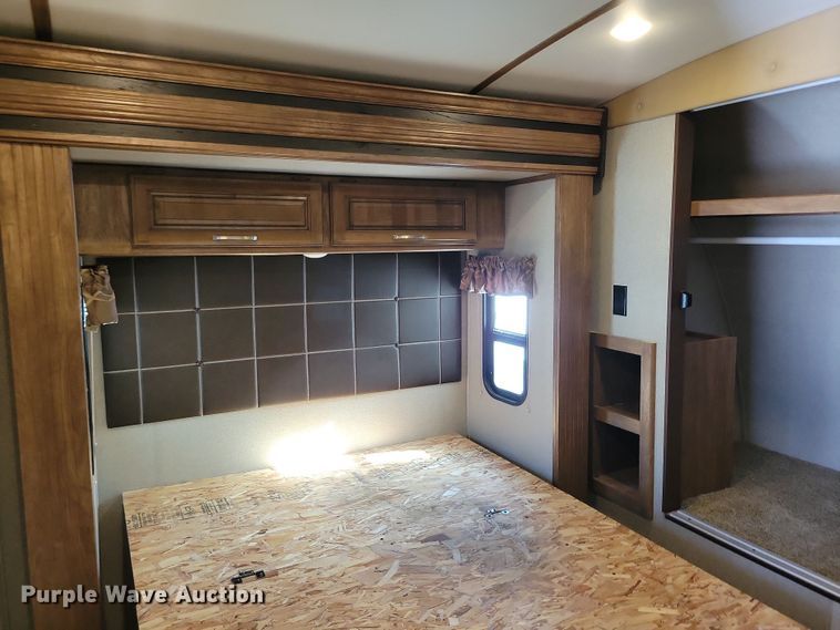 image for item NB9886 2017 Keystone Laredo 330RL camper