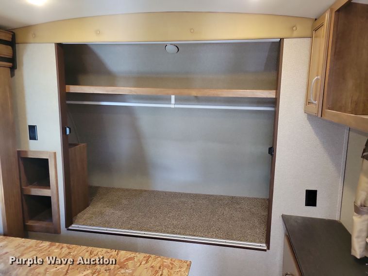 image for item NB9886 2017 Keystone Laredo 330RL camper