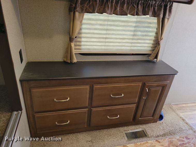 image for item NB9886 2017 Keystone Laredo 330RL camper