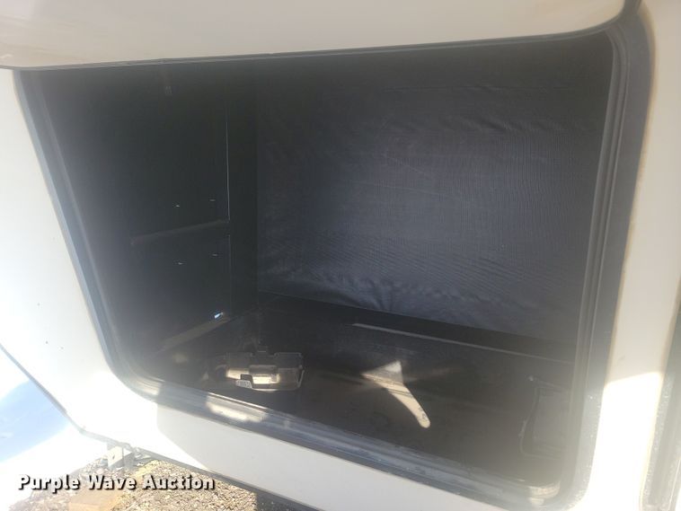 image for item NB9887 2018 Keystone Montana camper