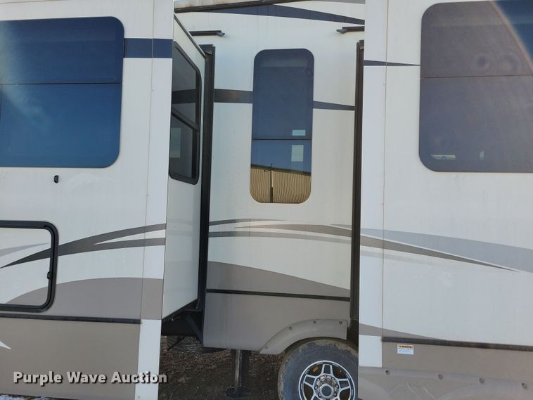 image for item NB9887 2018 Keystone Montana camper