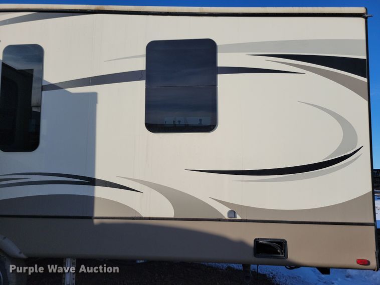 image for item NB9887 2018 Keystone Montana camper