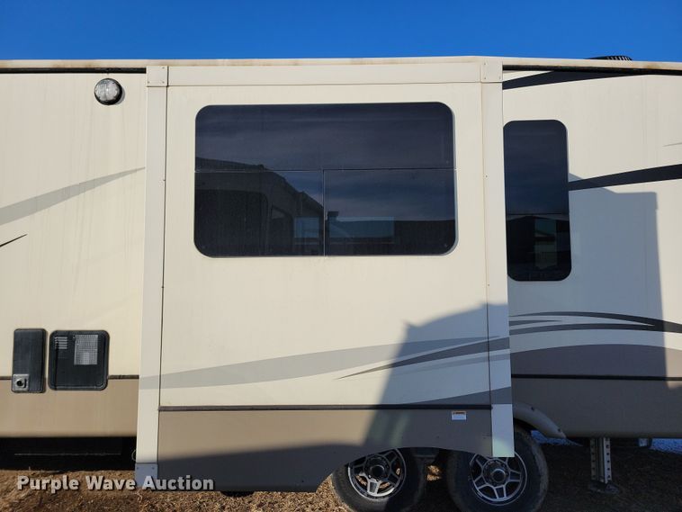 image for item NB9887 2018 Keystone Montana camper