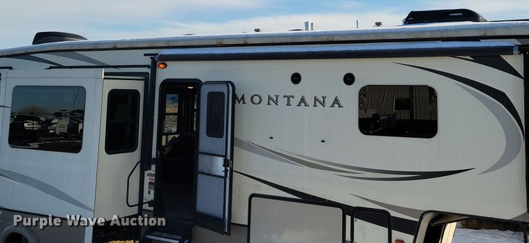 image for item NB9887 2018 Keystone Montana camper