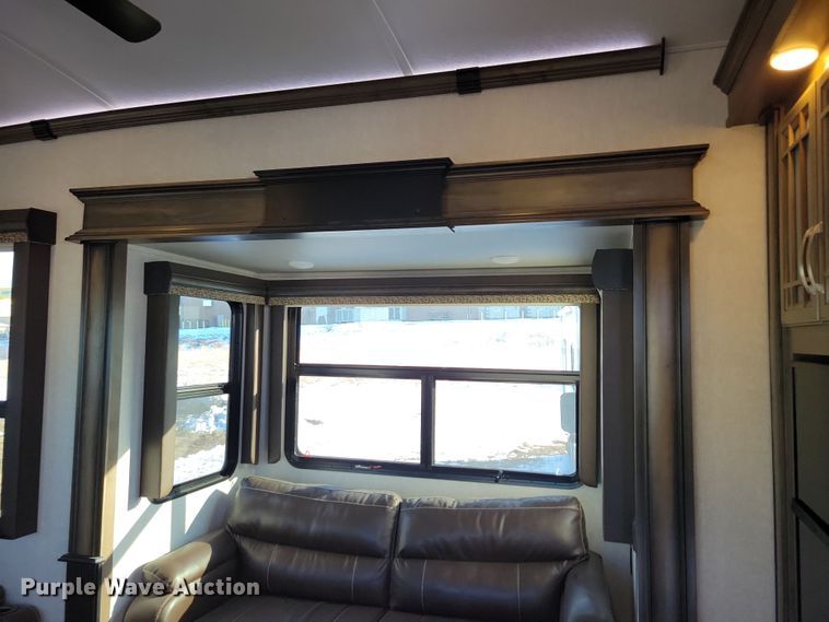 image for item NB9887 2018 Keystone Montana camper