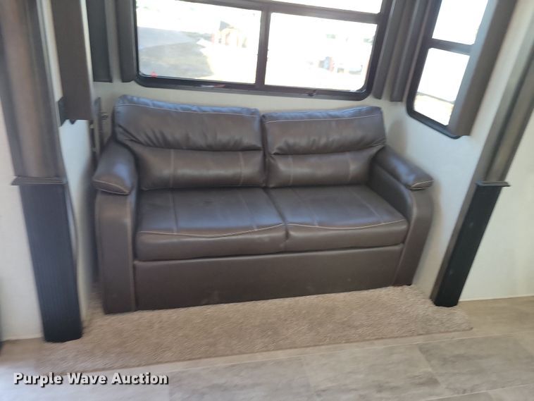 image for item NB9887 2018 Keystone Montana camper