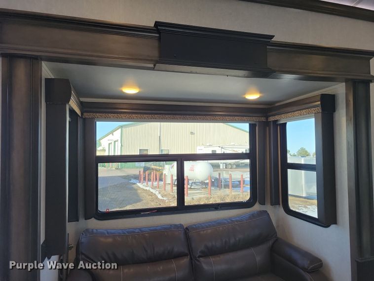 image for item NB9887 2018 Keystone Montana camper