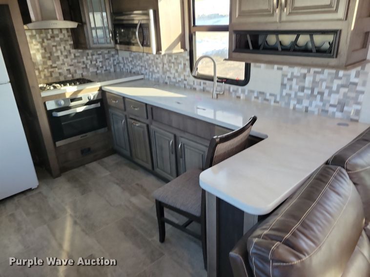 image for item NB9887 2018 Keystone Montana camper