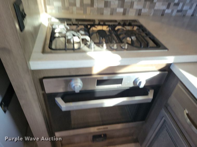 image for item NB9887 2018 Keystone Montana camper