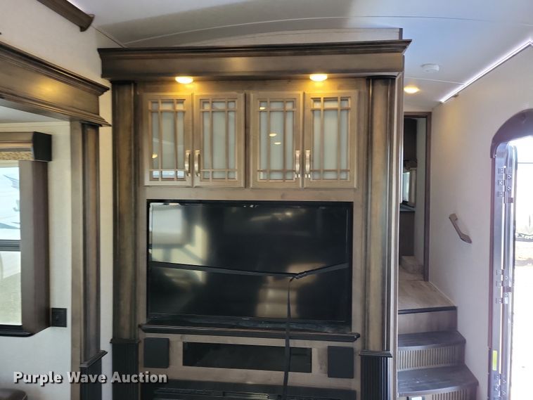 image for item NB9887 2018 Keystone Montana camper