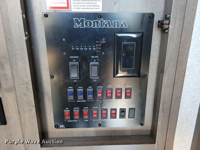 image for item NB9887 2018 Keystone Montana camper