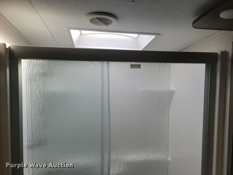 image for item NB9887 2018 Keystone Montana camper