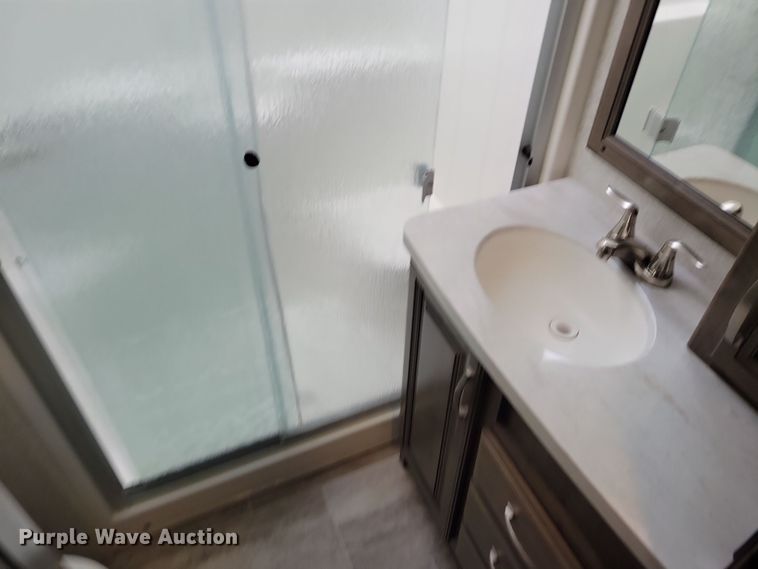 image for item NB9887 2018 Keystone Montana camper