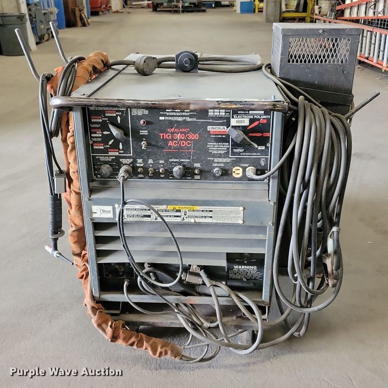 image for item NB9952 Lincoln Idealarc welder