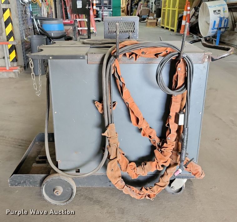 image for item NB9952 Lincoln Idealarc welder