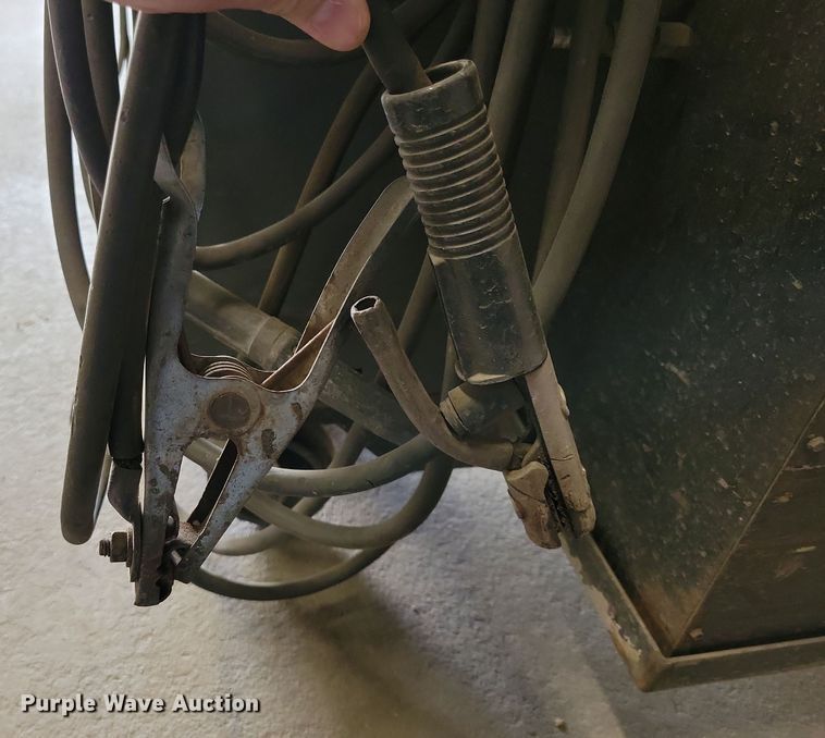 image for item NB9952 Lincoln Idealarc welder