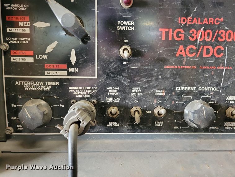 image for item NB9952 Lincoln Idealarc welder