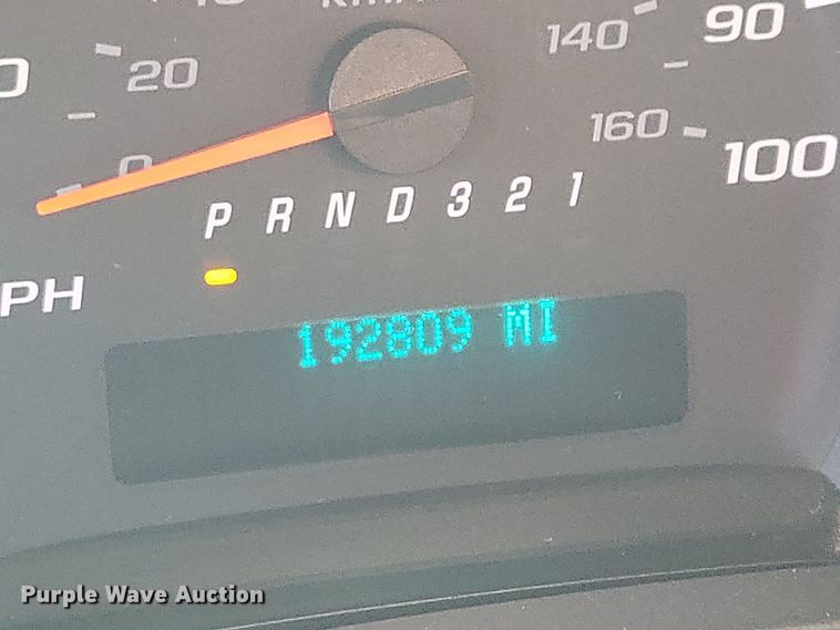 image for item NB9980 2009 Chevrolet Express 4500 shuttle bus