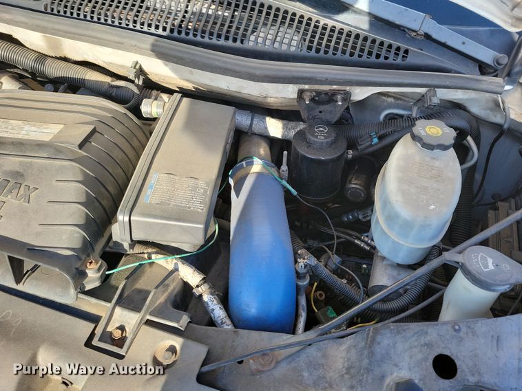 image for item NB9980 2009 Chevrolet Express 4500 shuttle bus