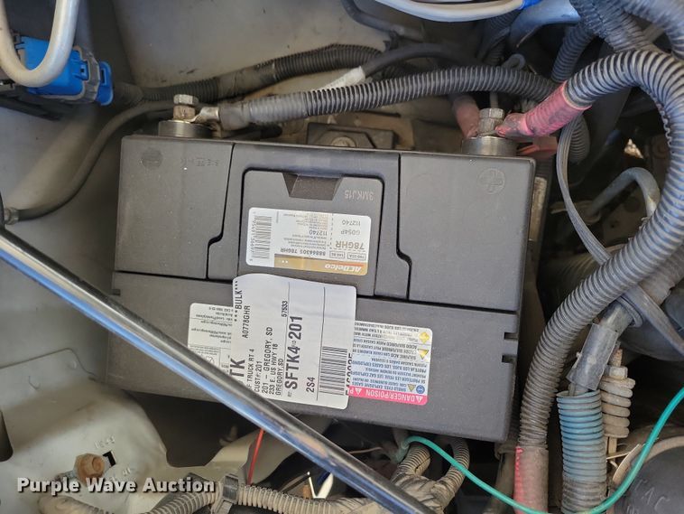 image for item NB9980 2009 Chevrolet Express 4500 shuttle bus