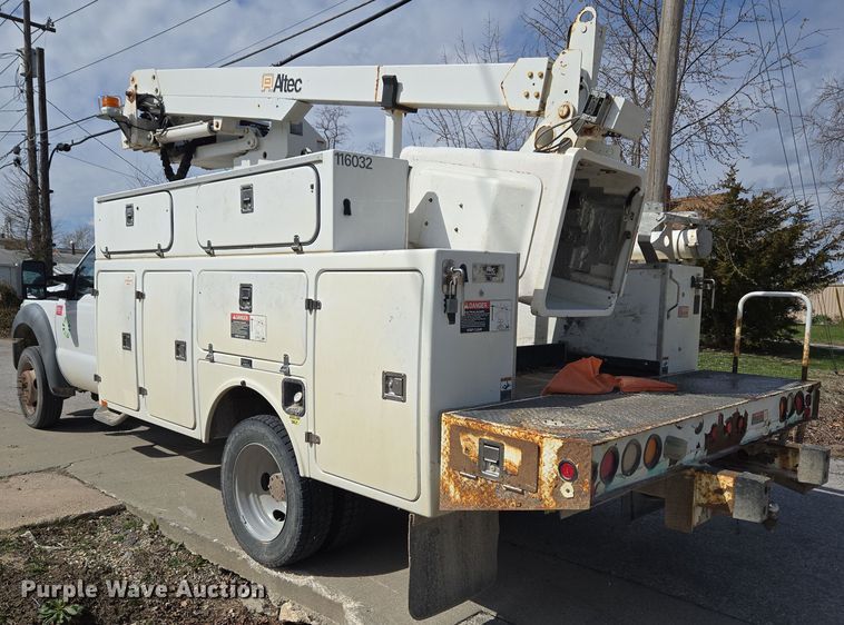 image for item ND9391 2011 Ford F450 Super Duty XL bucket truck