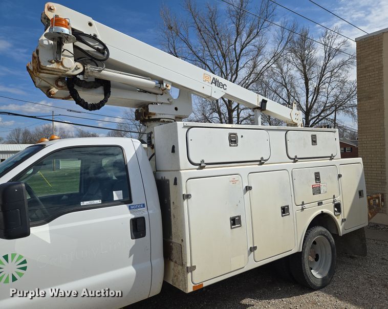 image for item ND9391 2011 Ford F450 Super Duty XL bucket truck