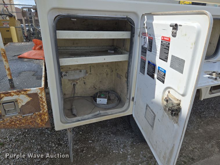 image for item ND9391 2011 Ford F450 Super Duty XL bucket truck