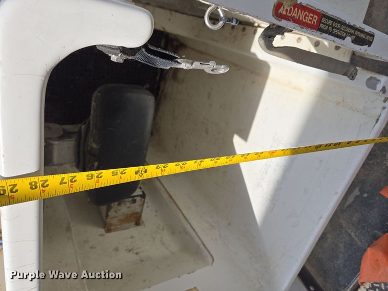 image for item ND9391 2011 Ford F450 Super Duty XL bucket truck