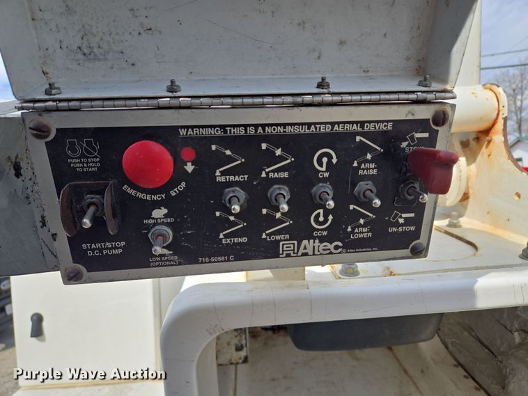 image for item ND9391 2011 Ford F450 Super Duty XL bucket truck