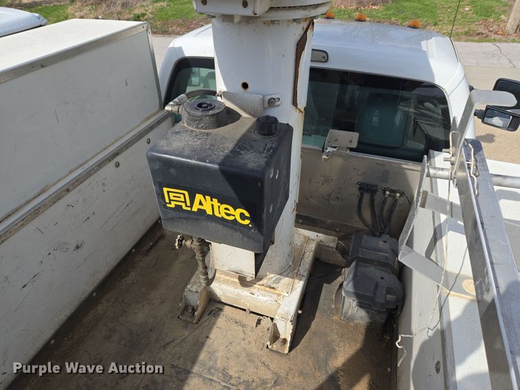 image for item ND9391 2011 Ford F450 Super Duty XL bucket truck