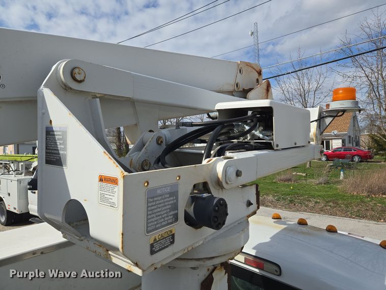 image for item ND9391 2011 Ford F450 Super Duty XL bucket truck