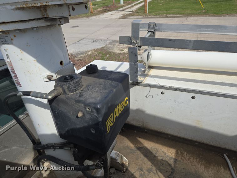 image for item ND9391 2011 Ford F450 Super Duty XL bucket truck