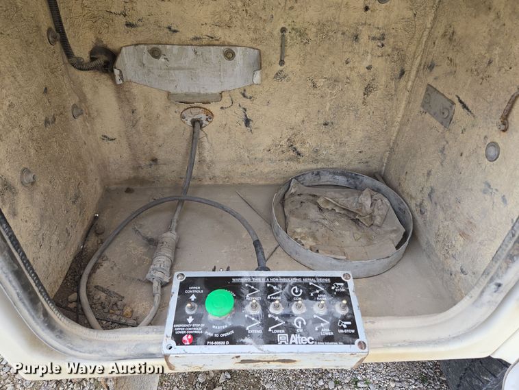 image for item ND9391 2011 Ford F450 Super Duty XL bucket truck