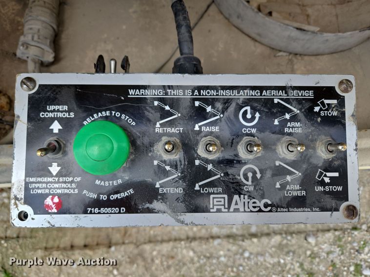 image for item ND9391 2011 Ford F450 Super Duty XL bucket truck