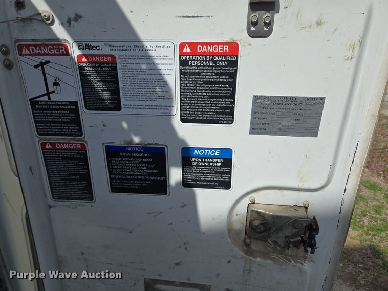 image for item ND9391 2011 Ford F450 Super Duty XL bucket truck