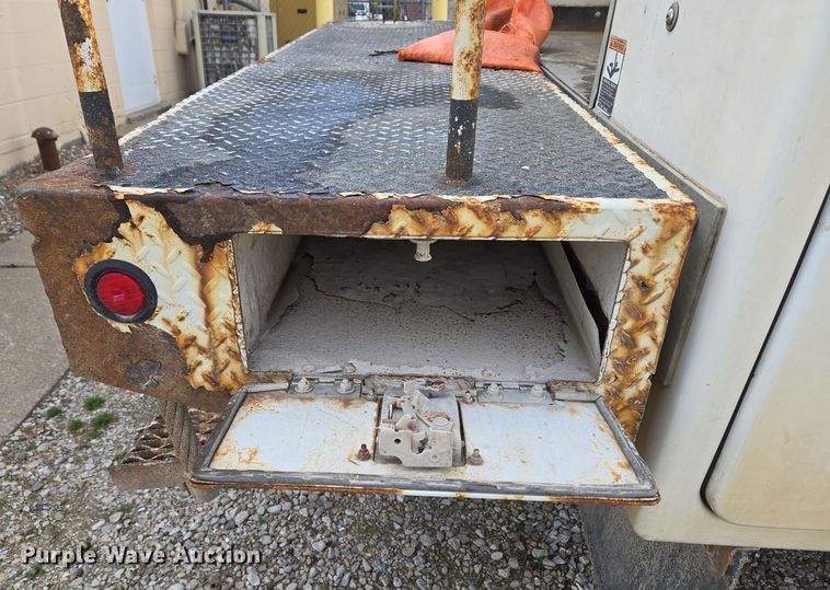 image for item ND9391 2011 Ford F450 Super Duty XL bucket truck