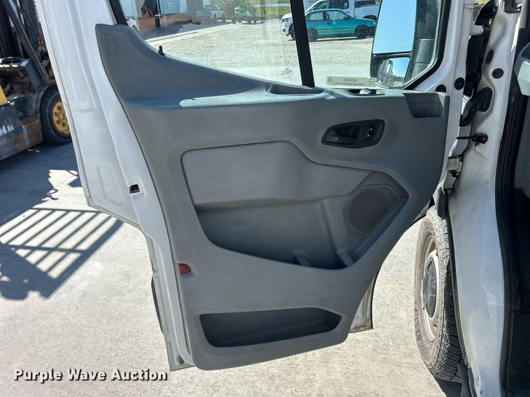 image for item ND9408 2015 Ford Transit 350 van