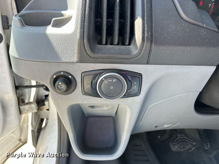 image for item ND9408 2015 Ford Transit 350 van